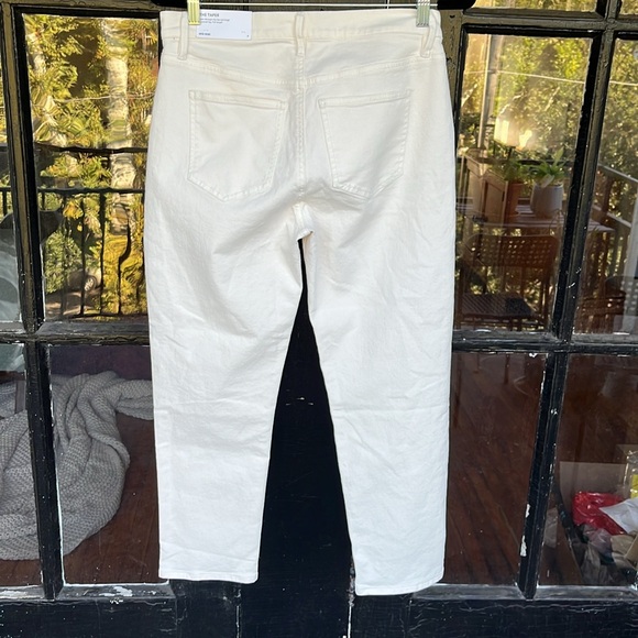 NWT Ann Taylor Sculpting Pocket Mid Rise Taper Jeans in Natural Size 4 - Picture 7 of 8